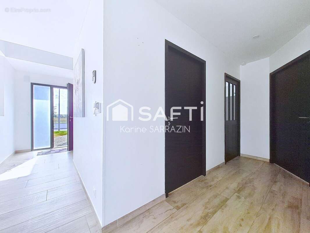 Maison 159 m² à Saint-Pair-Sur-Mer  - photo 4