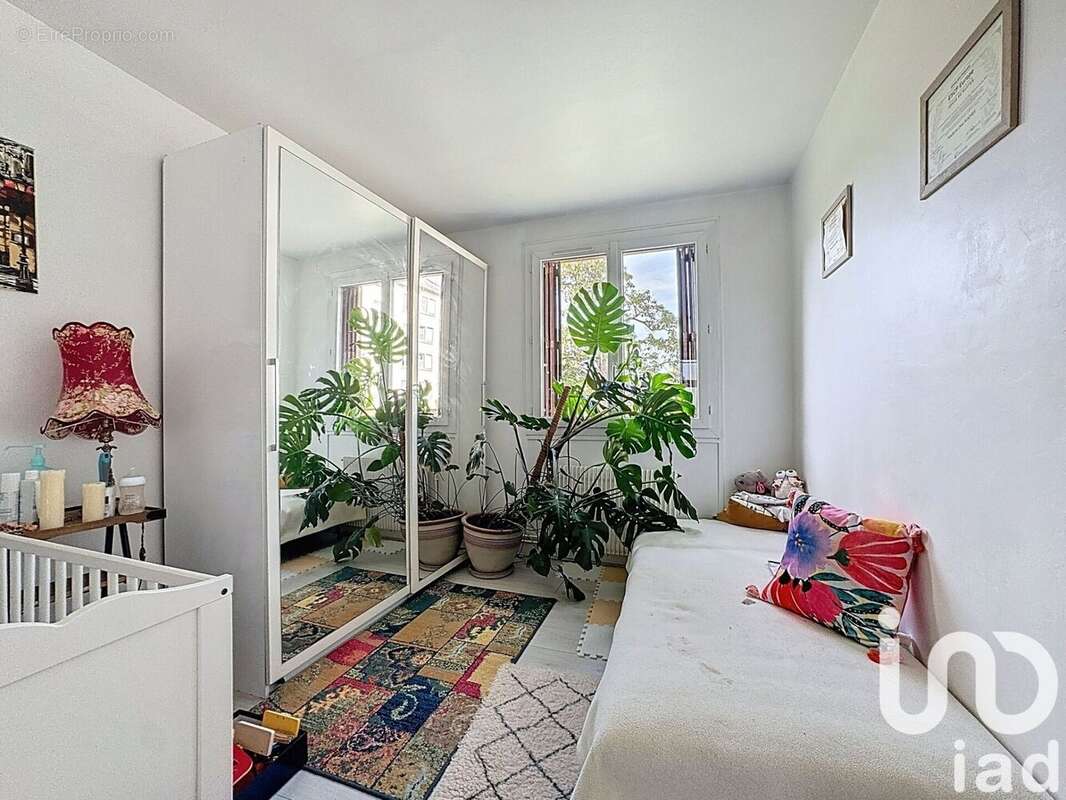 Photo 6 - Appartement à LE MESNIL-LE-ROI