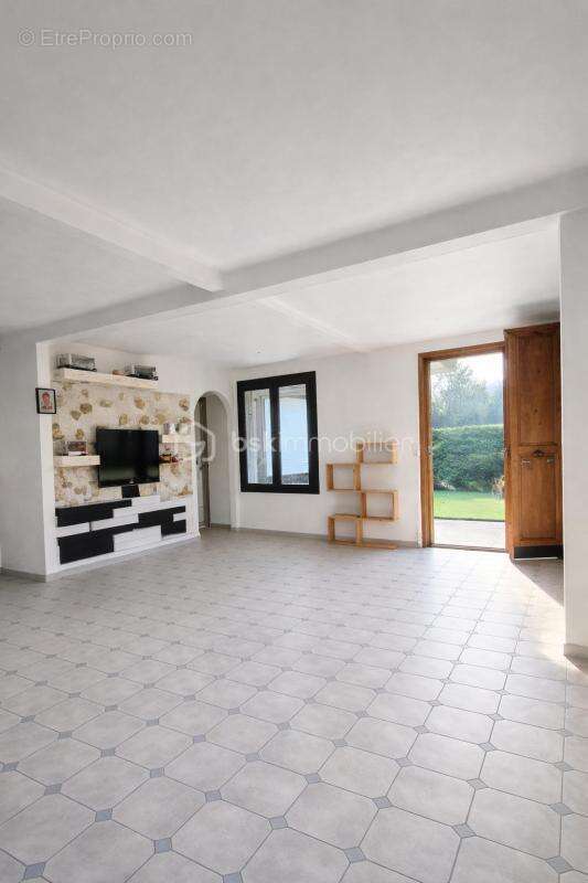 Maison à BAZOCHES-LES-BRAY
