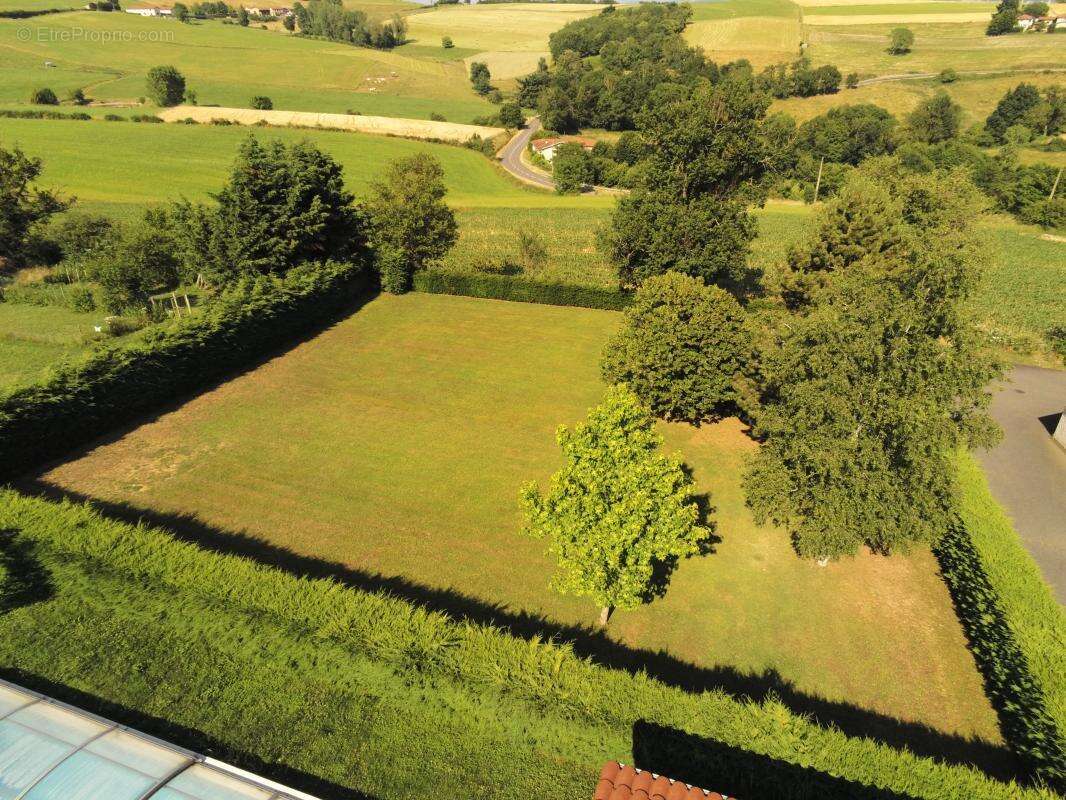 Terrain 981 m² à Maringes  - photo 8