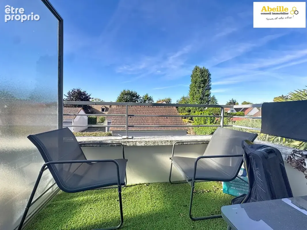 Appartement à FONTENAY-LES-BRIIS
