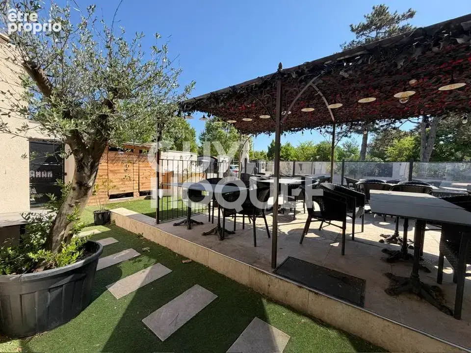 Maison L'Isle-sur-la-Sorgue, partage des eaux   de  120 m2 - photo 2