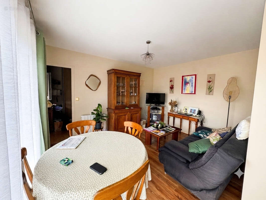 Vannes Centre ,  Appartement 2 pièces avec ascenseur et balcon Sud-Ouest - photo 2