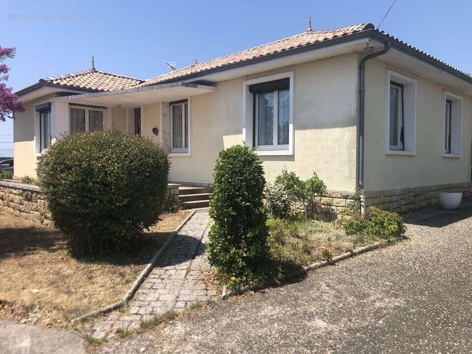 MAISON T4 PAUILLAC JARDIN CALME PROXIMITE COMMERCES ET - Maison à PAUILLAC
