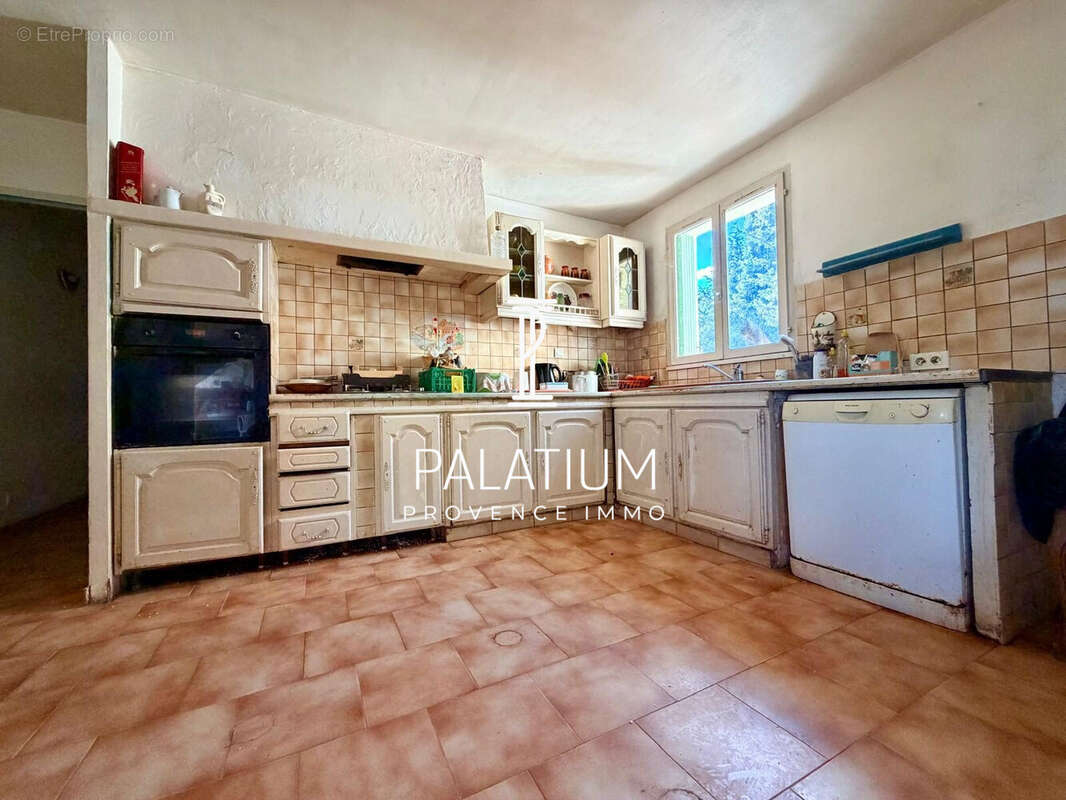 Maison à PELISSANNE