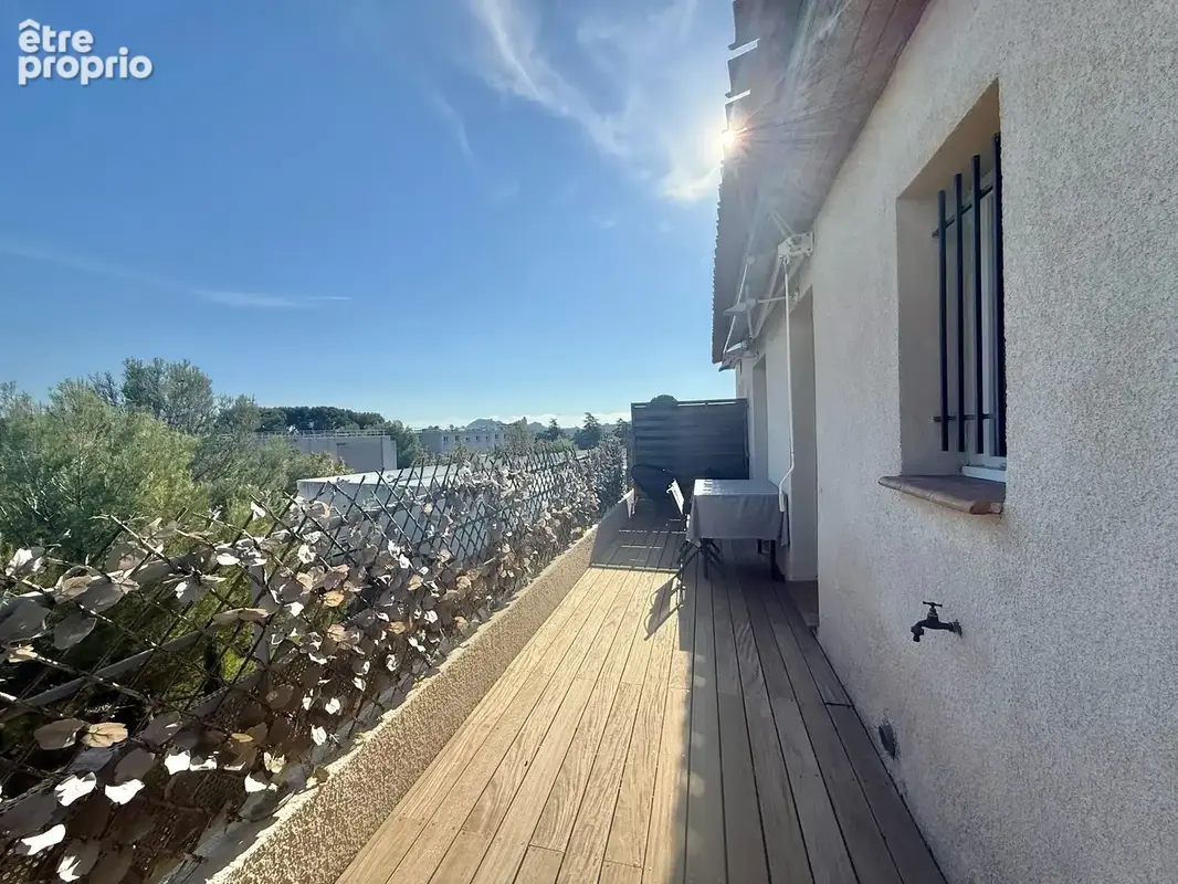 Appartement T2 avec terrasse et parking - photo 1