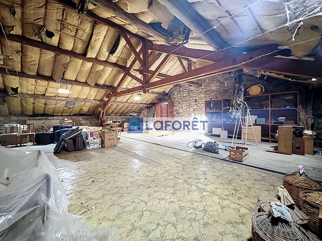 Maison Poissons 7 pièce(s) 200m2 - photo 13