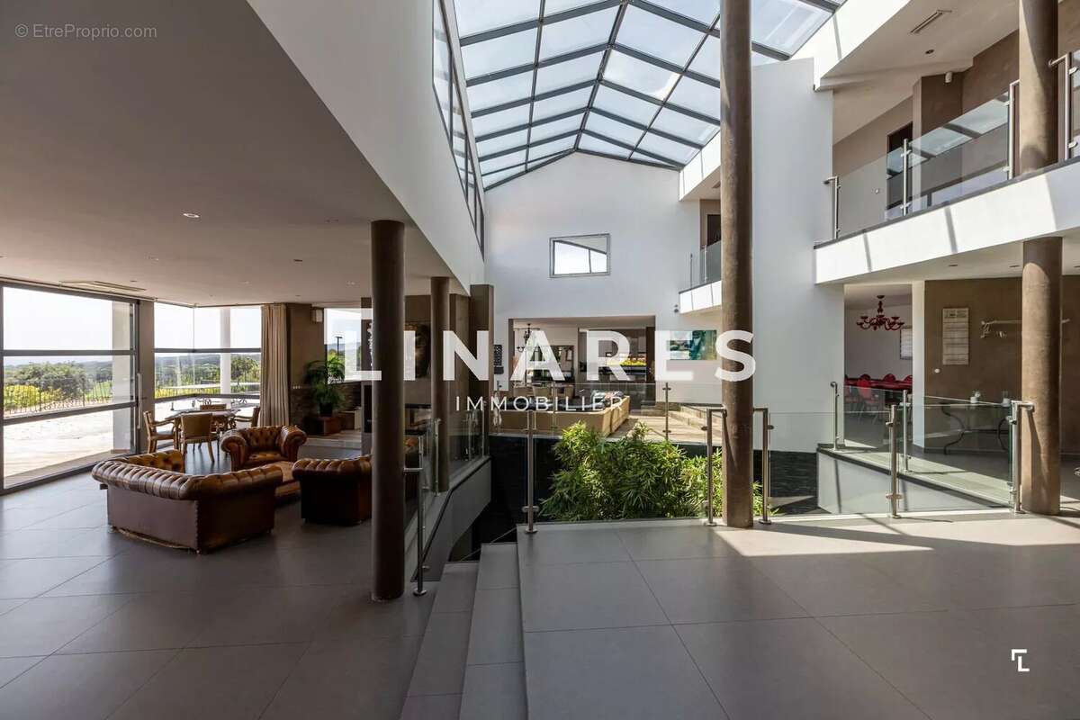 LA MAJESTUEUSE - Propriété d'exception de 500m² - Piscines - Dépendances - 83740 LA CADIÈRE D'AZUR - photo 5