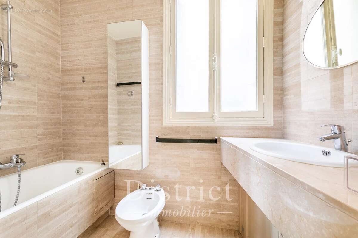 Appartement à PARIS-5E