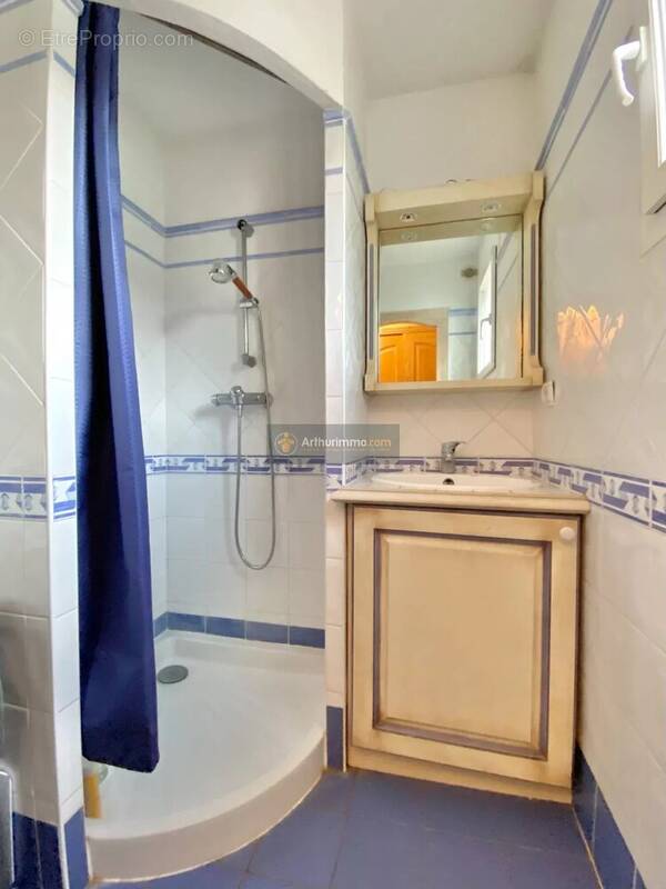 Maison à ROQUEBRUNE-SUR-ARGENS