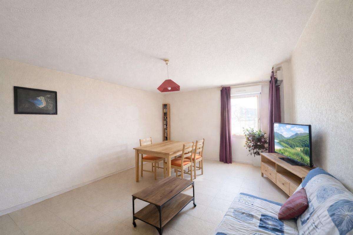 Appartement à SAINT-QUENTIN-FALLAVIER