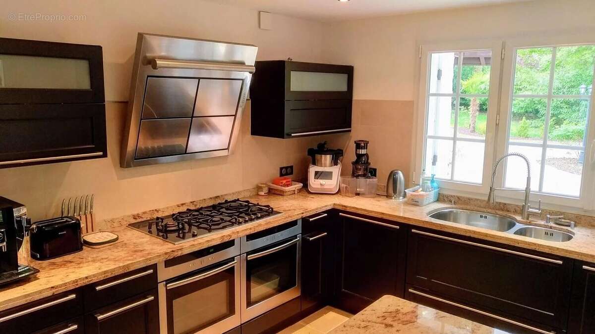 Maison à LES LOGES-EN-JOSAS