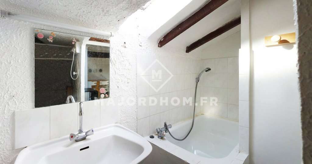 Appartement à MARSEILLE-6E