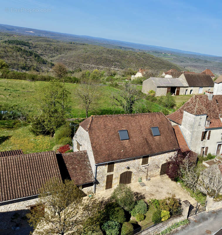 Maison à REILHAGUET