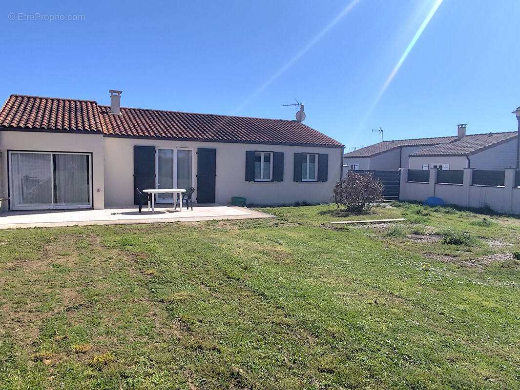 Maison à SAINT-COUTANT-LE-GRAND