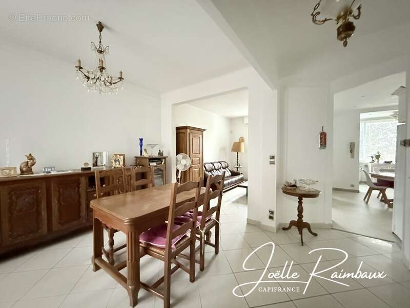 Maison à CHENNEVIERES-SUR-MARNE