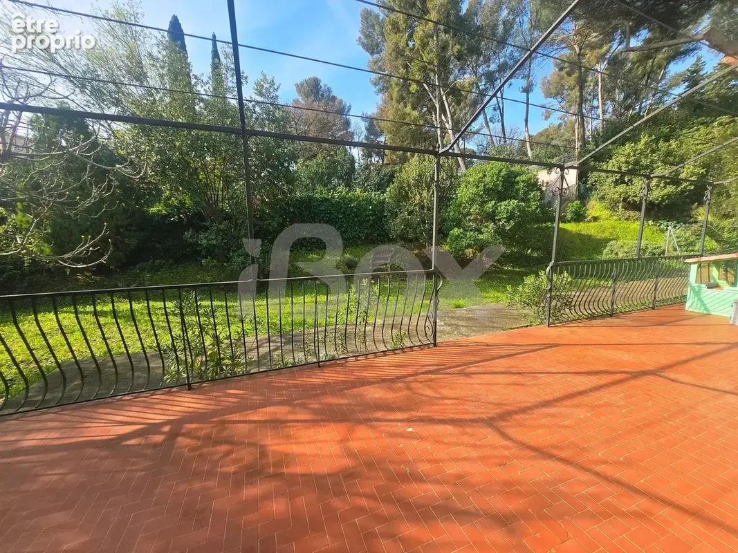 Villa 7 pièces sur 1 932 m2 de terrain avec piscine   Mer à pied - photo 6