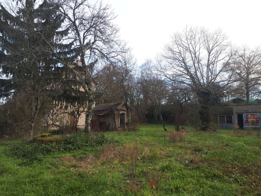 Maison à AVAILLES-LIMOUZINE