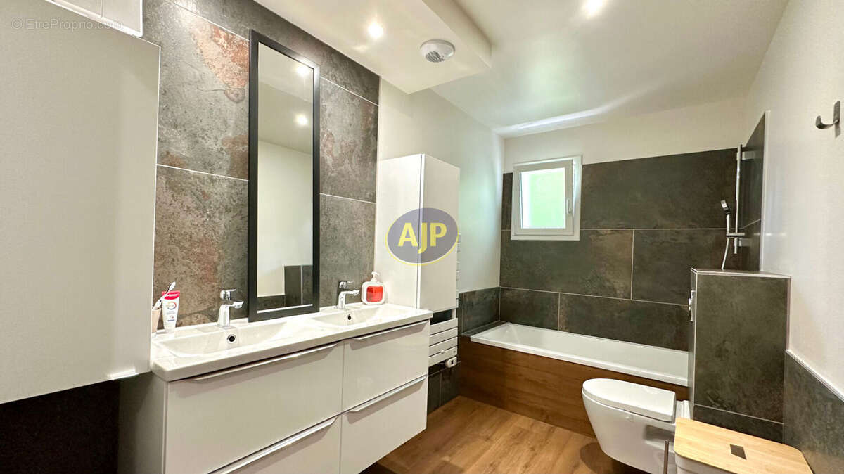 Maison à SAINT-MARTIN-DE-HINX