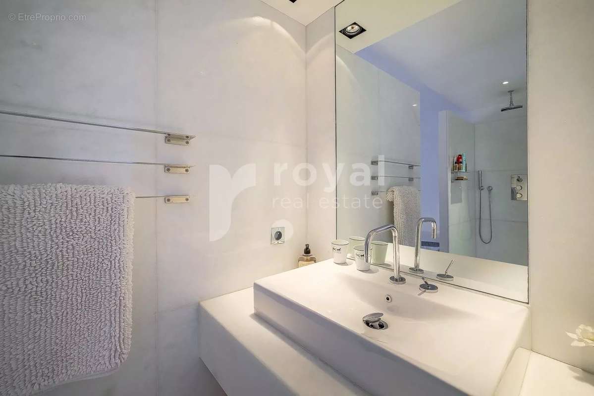 Appartement à MOUGINS