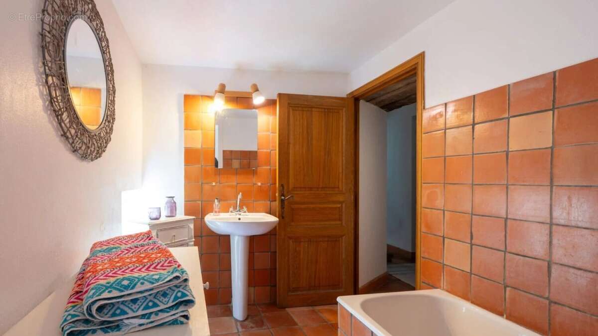 Maison à GOURDON
