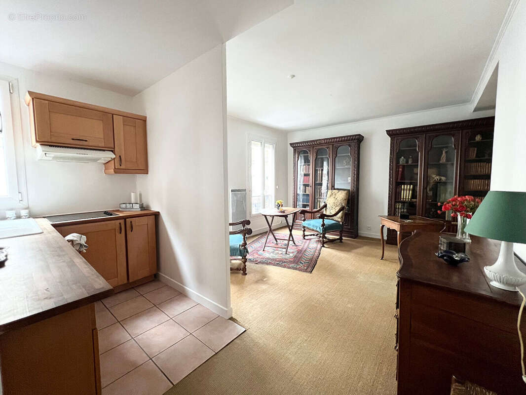 Appartement à PARIS-18E