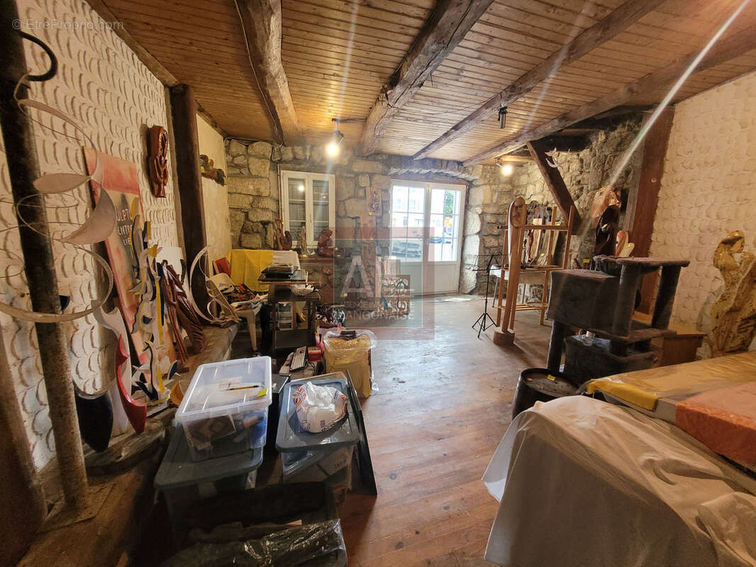 Maison à CHATEAUNEUF-DE-RANDON