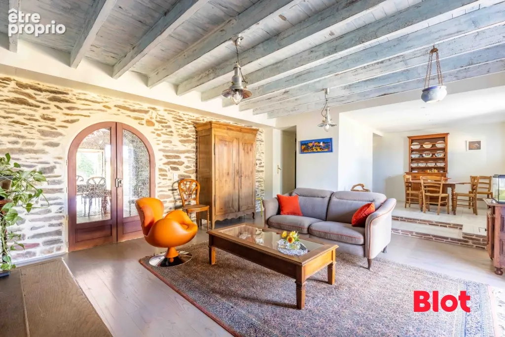 Maison 470 m² à Breal-Sous-Montfort  - photo 9