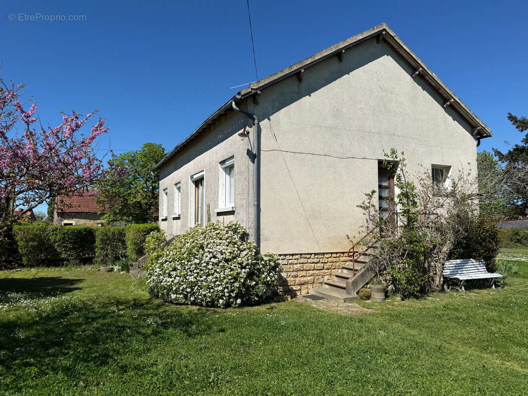 Maison à FOUGEROLLES