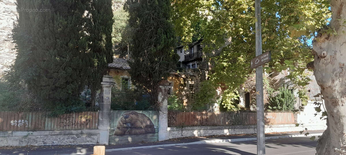 Terrain à VILLENEUVE-LES-AVIGNON