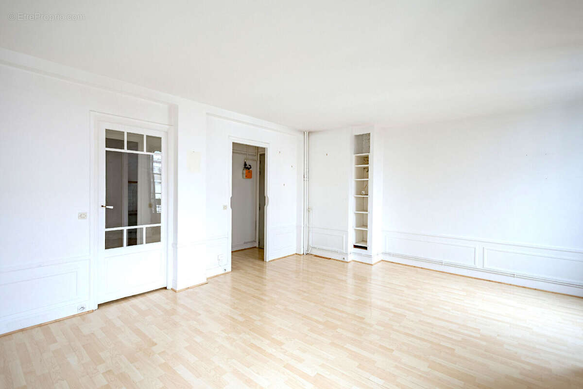 Appartement à PARIS-14E