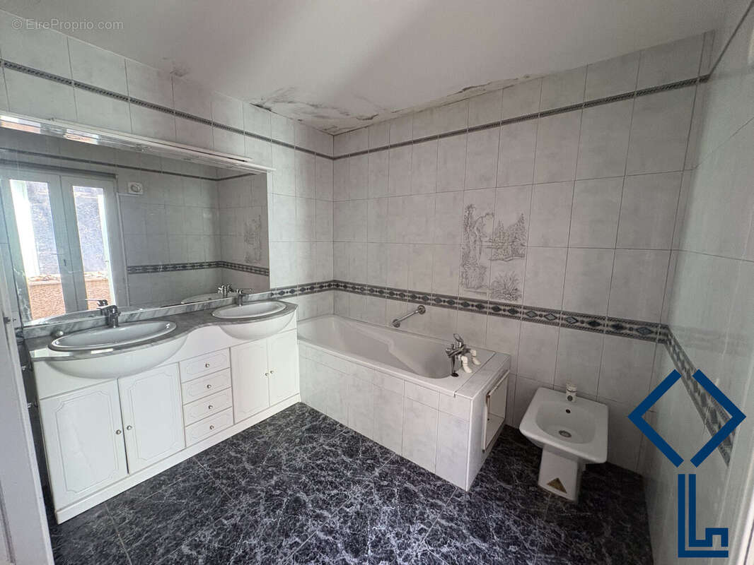 Maison 117 m² à Castelnau-Le-Lez  - photo 9