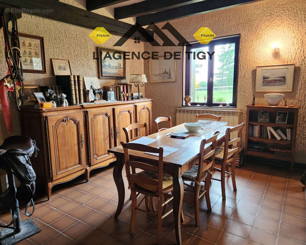 Maison à NEUVY-EN-SULLIAS