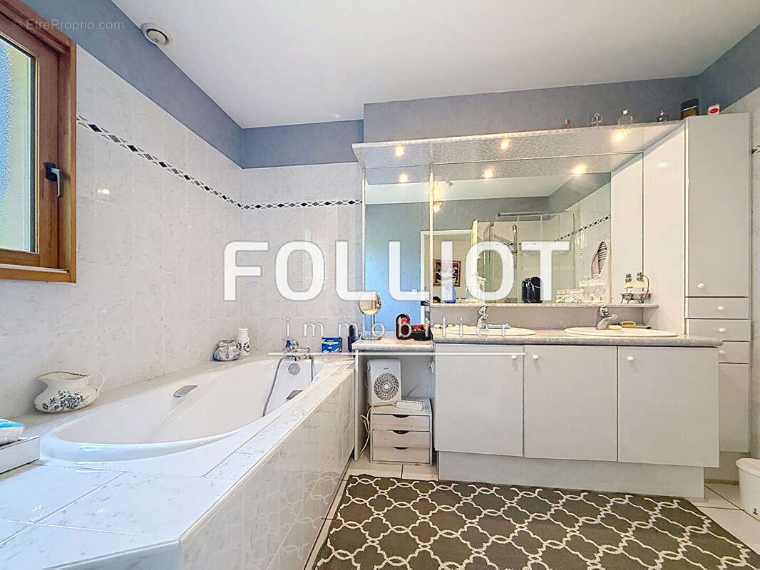 Maison 6 pièces 195 m²  à Coutances - photo 8