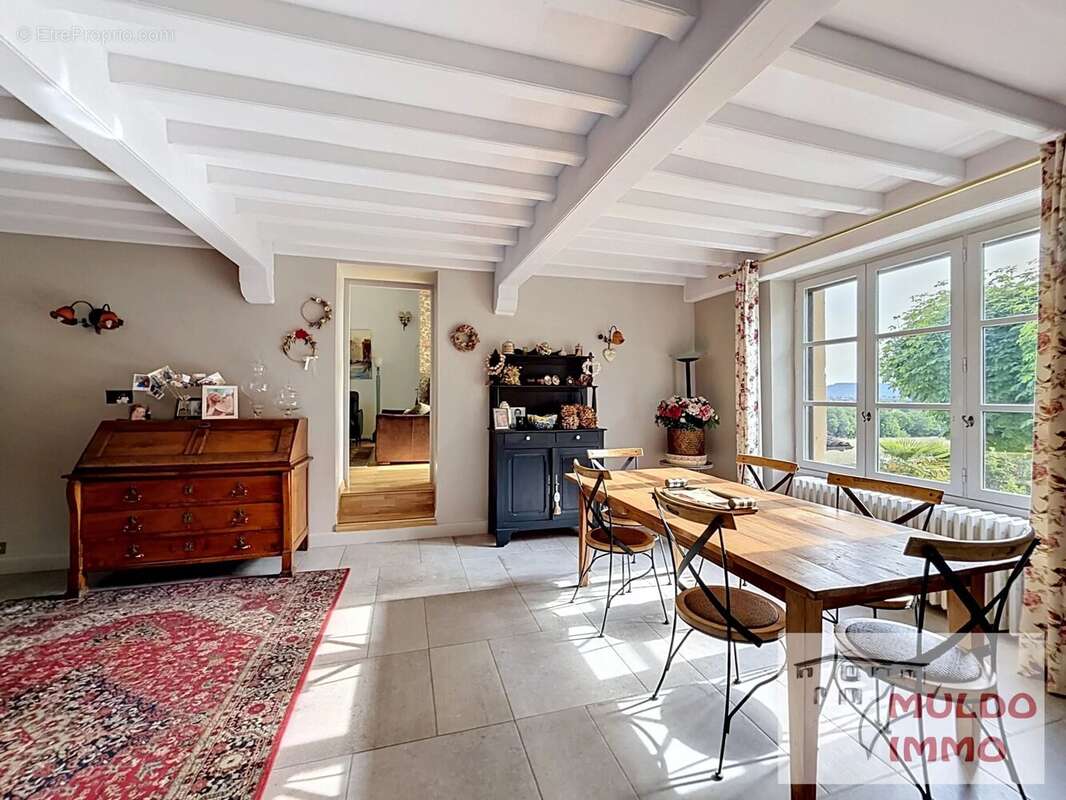 Maison à LENTILLY