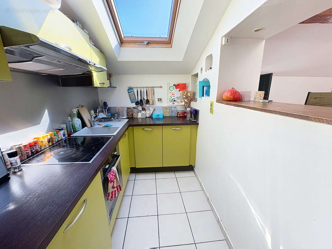 Appartement à SAINT-GENIS-LAVAL