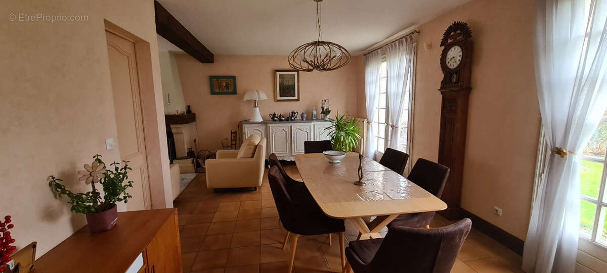 Maison à PONTS-ET-MARAIS