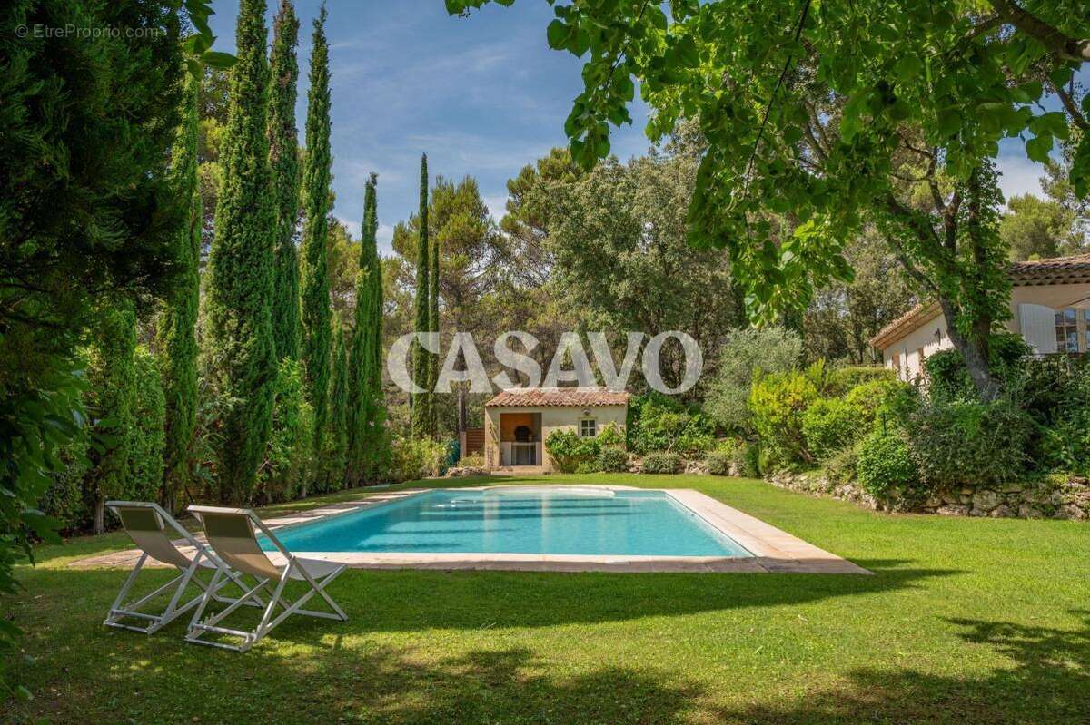 Vente Villa 8 pièces de 272m² - 13100 Saint-Marc-Jaumegarde - photo 6