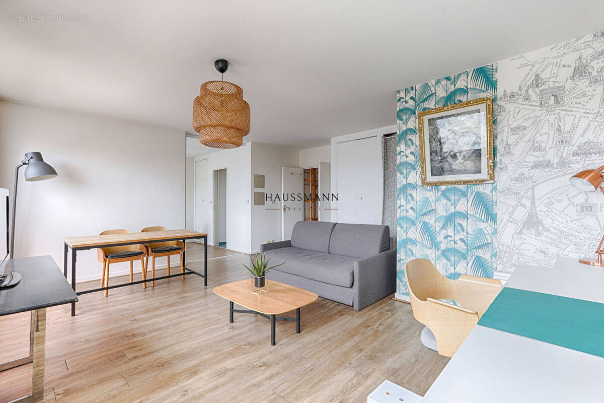 Appartement à PARIS-15E