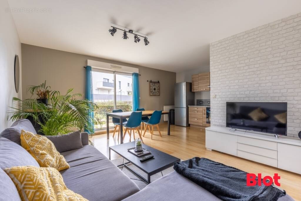 Appartement à SAINT-ERBLON