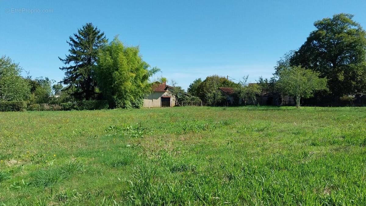 Terrain à PERIGUEUX