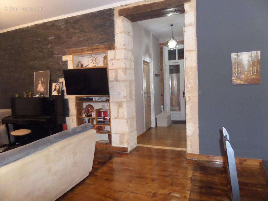 Appartement à JUMILHAC-LE-GRAND