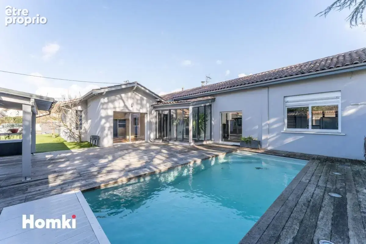 Maison/Villa T7 de 210 m² à Pessac 33600 - photo 2