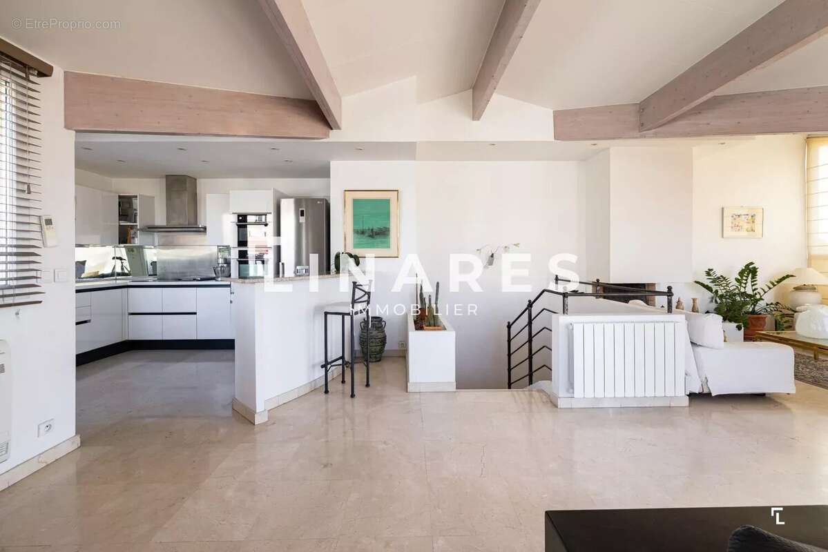 Appartement à MARSEILLE-7E