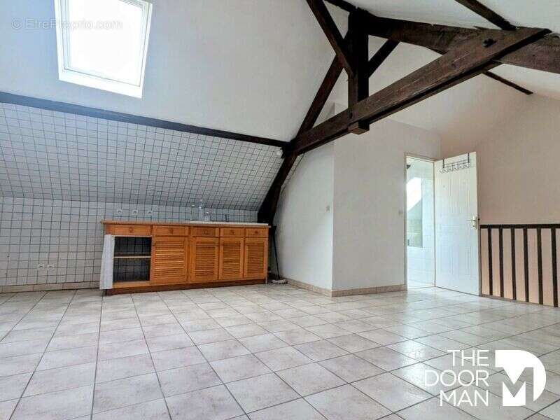 Appartement à LES ESSARTS-LE-ROI