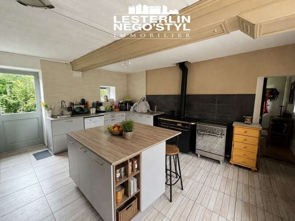 Maison 172 m² à Beaurepaire  - photo 3