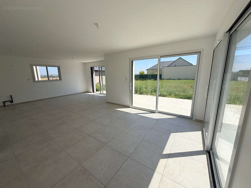 A VENDRE - Maison Saint Aubin D Arquenay 5 pièce(s) 105.62 m2 - photo 2