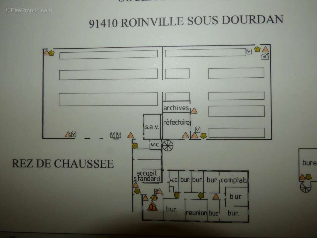 Commerce à ROINVILLE