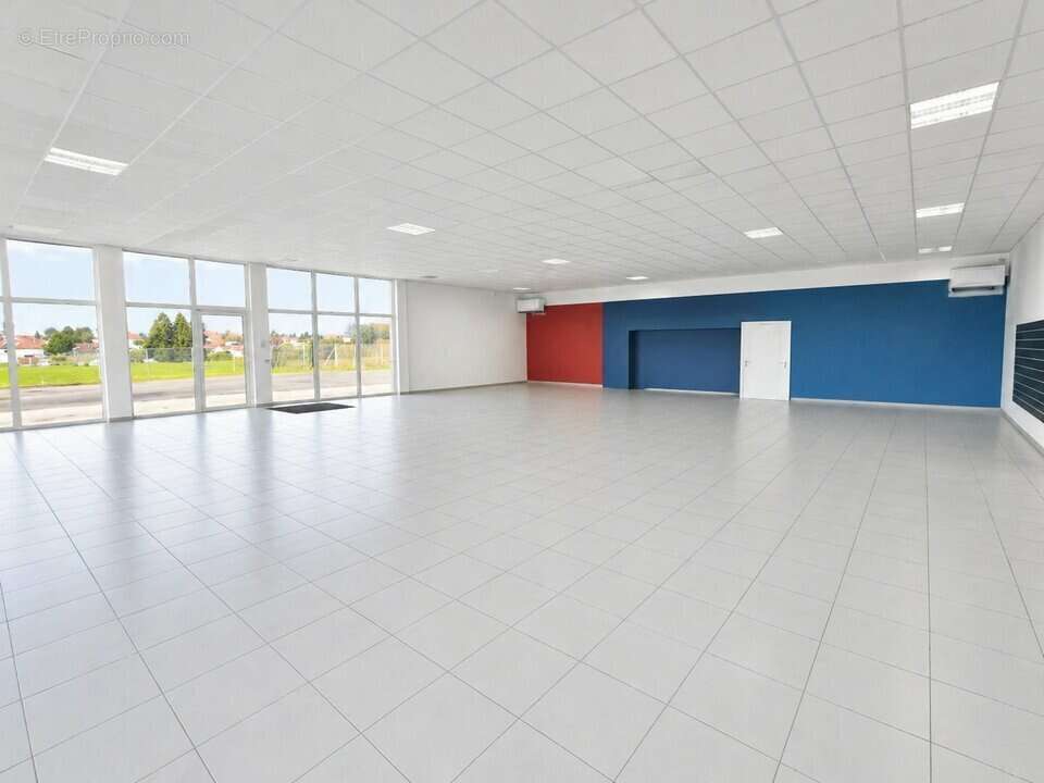 Autre à LES ABRETS