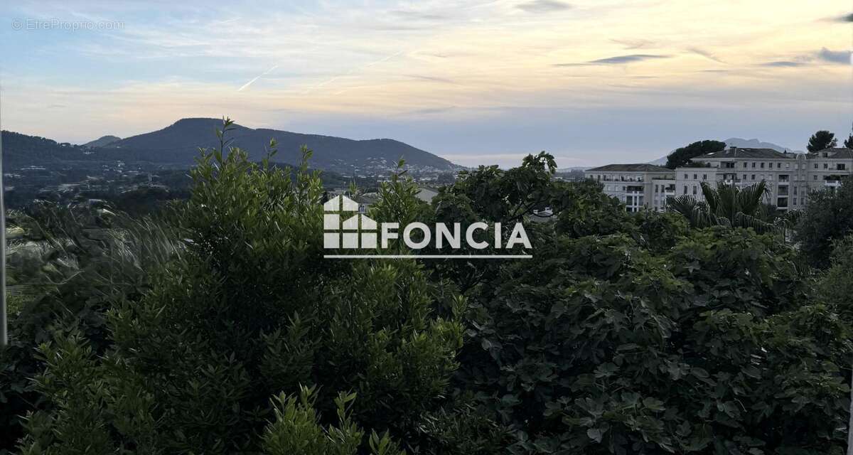 Appartement à HYERES